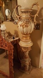 I have to Gold Leaf vases like this with stand pillars that match