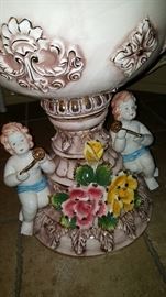 Capodimonte floral laws with cherubs