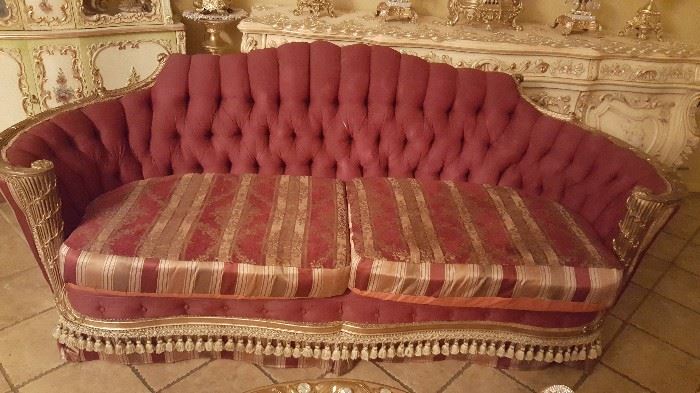 Victorian sofa in good condition
