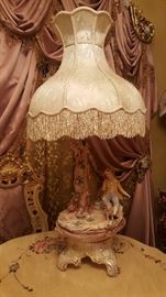 Capodimonte large size lamp in good condition