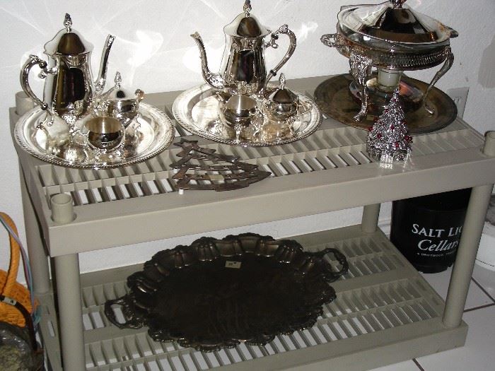 Silverplate tea sets, chafing dish, tray