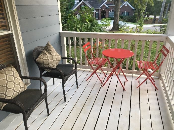 Fun little red riding hood bistro set . Outdoor chairs with cushions 

Table and chairs $35

Chairs pair $20