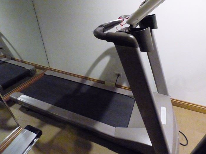 Precor 9.23/9.27 Treadmill. Available as a Pre-Sale for 445.00. Text or email me for more info