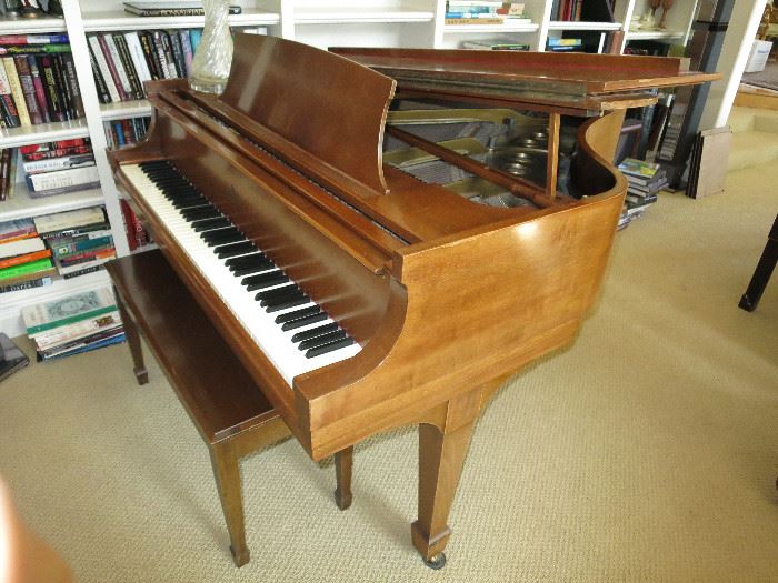 Beautiful Steinway Walnut Baby Grand Piano, 5'7" w/ Bench