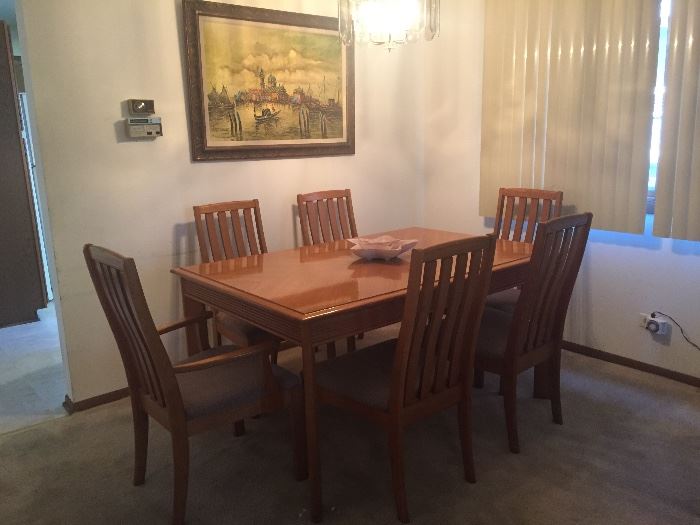 Dining table, 6 chairs, I additional leaf