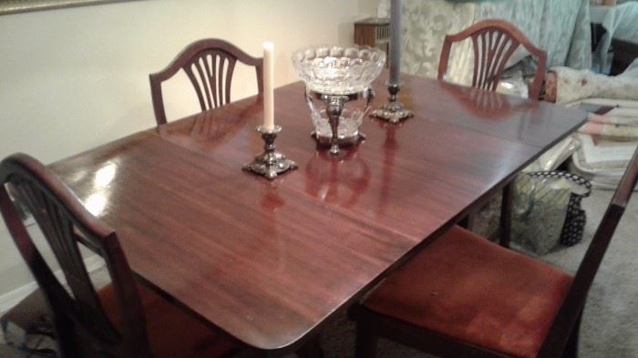 Dining Table with 4 chairs