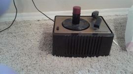 Old Stereo..for 45's I think, SUPER COOL