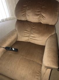 Electric lift chair in excellent condition