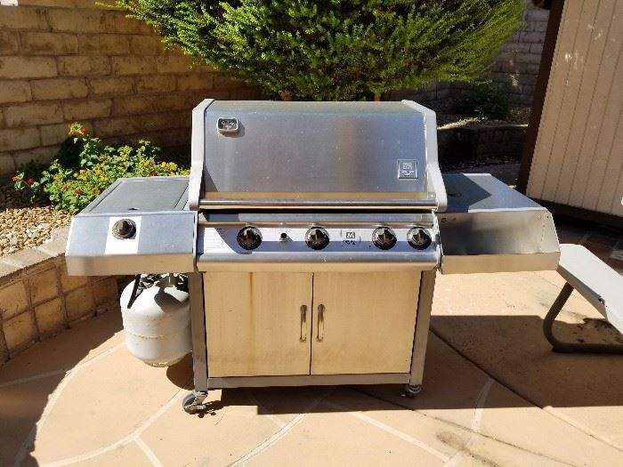 Gas Grill Very nice condition