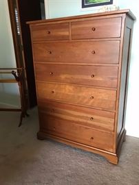 Durham Chest of drawers