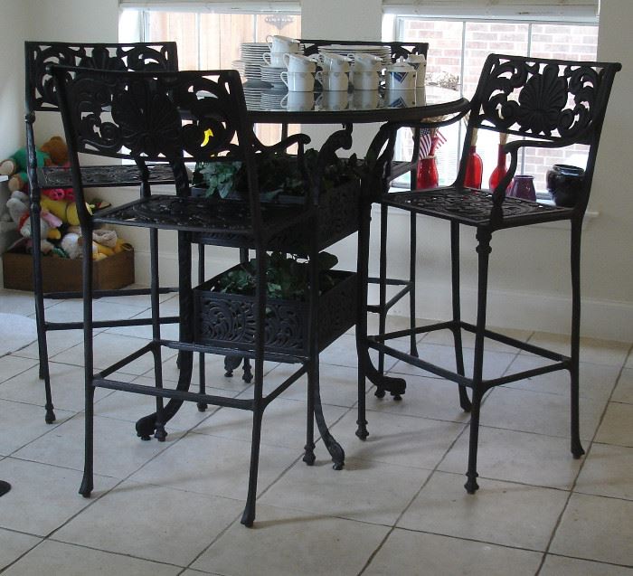 Patio table & chairs - used in breakfast area