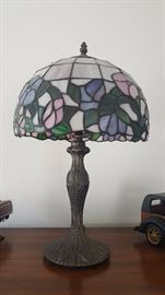 Tiffany style table top lamp