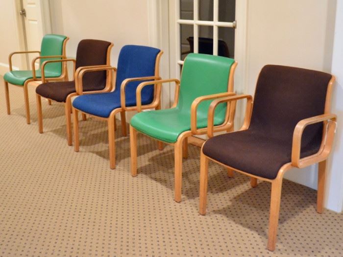 Set of 5 Knoll chairs designed by Bill Stephens