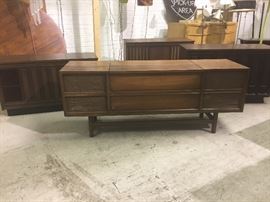 Mid-Century Stereo's 