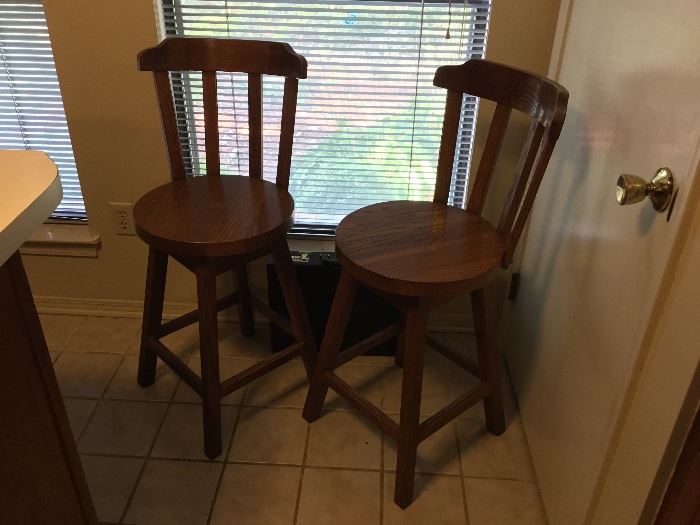 2 matching bar stools