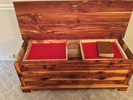 Hope chest (Cedar)