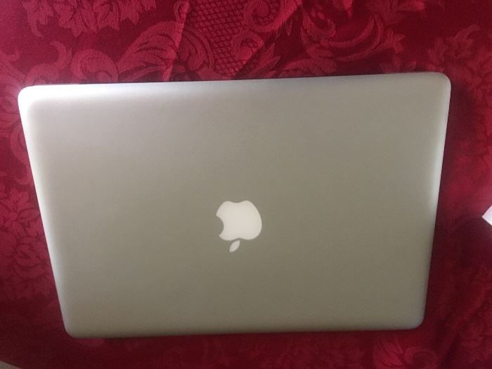 Apple MacBook laptop 