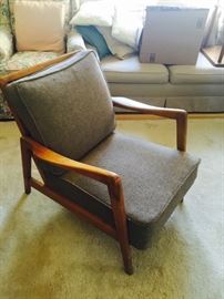Dux Mid Century Chair