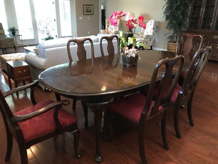 Queen Ann Dining Room Table with Six Chairs - Just in time for the Holidays!