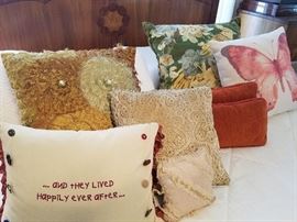 linens, pillow, blankets, quilts, towels, sheets