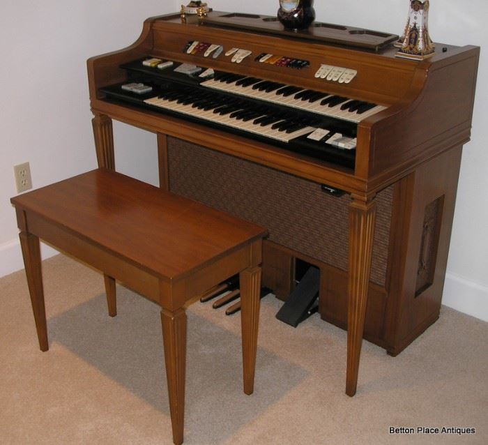 1965 Conn Mediterranean Minuet Organ...different angle, electric organ.