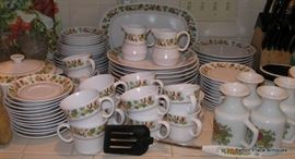 Noritake "Homecoming" Dinner set