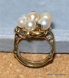 size 5 14 kt Gold with pearls and Sapphires