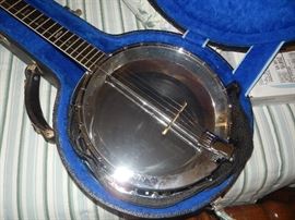 FENDER LEO BANJO 
