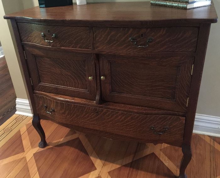 Antique Oak Dresser w/3 Drawers & 2/Cabinets (42" x 19" x 38")