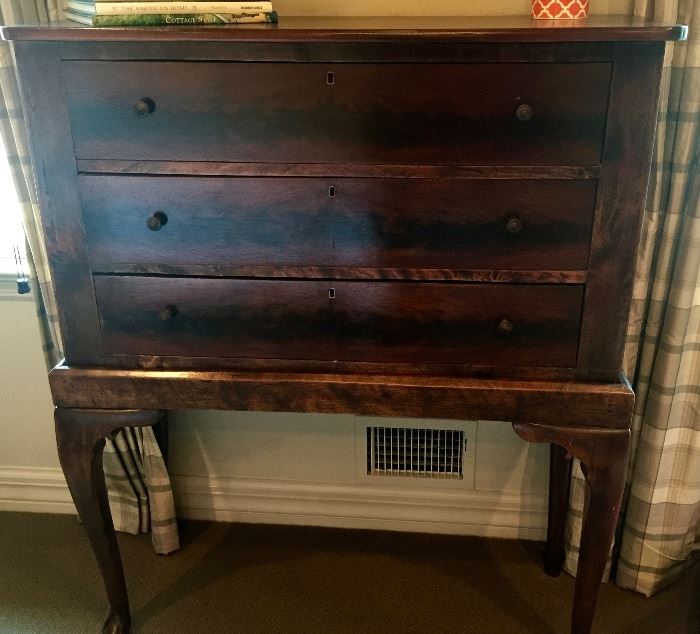 Antique Highboy Mahagony Dresser w/3 Drawers (42" x 18" x 50")