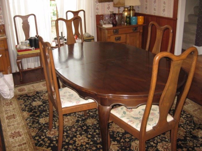 Oval dining table 8 solid oak dining chairs