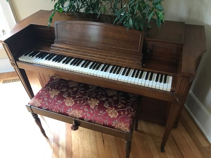 Baldwin Acrosonic 1940's piano-ivory keys
