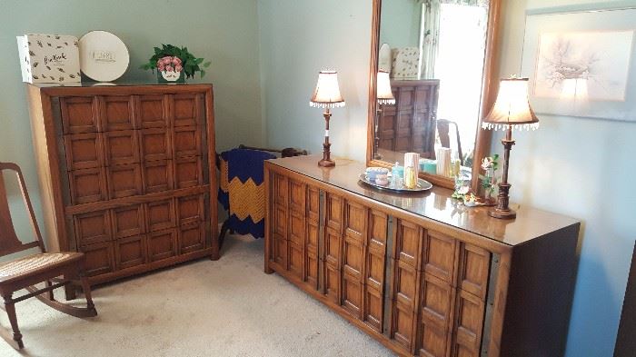 Another view of the triple dresser and chest - very nice set!