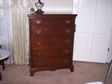 Mahogany chest of drawers