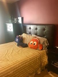 Queen bedroom set with leather headboard 