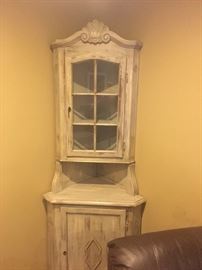Narrow corner cabinet 