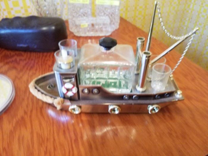 Ship decanter set thats also a music box