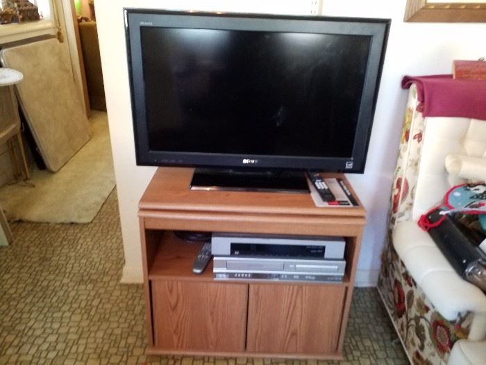 Sony flat screen tv with remote