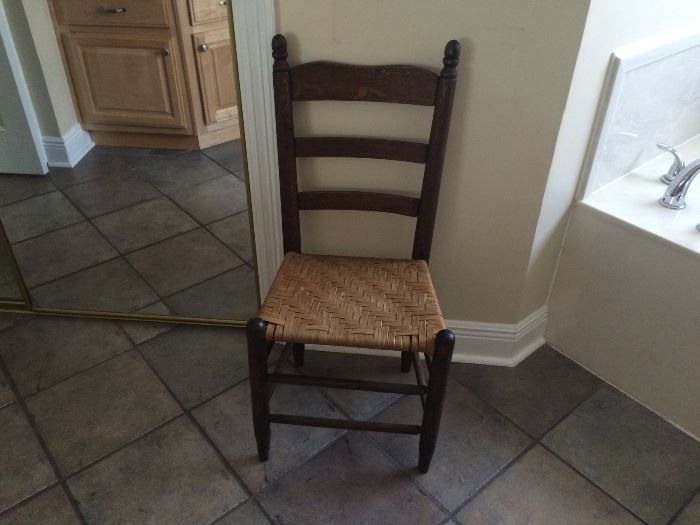 Ladder back chair w/flatreed seat