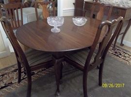 dining room table, 2 leaves, five chairs