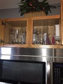 KITCHENWARE AND GLASSWARE