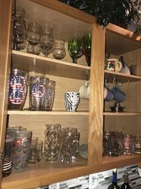 KITCHENWARE AND GLASSWARE