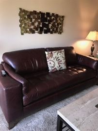 BURGUNDY LEATHER NATUZZI IMPRESSIONS