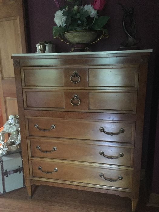 Bassett chest with marble top - part of set