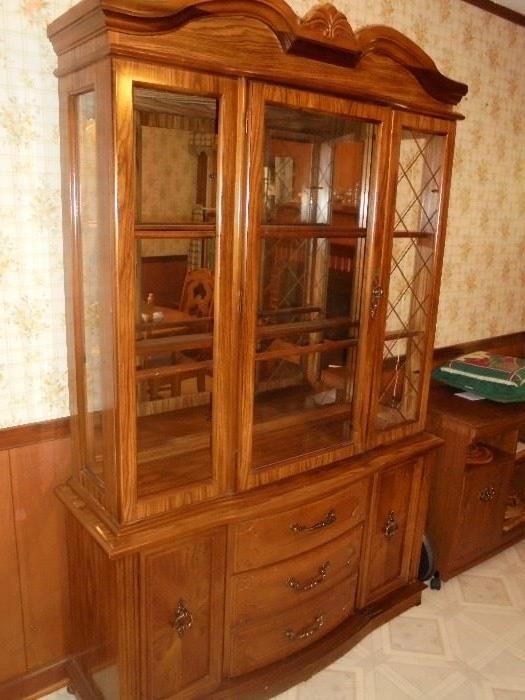 Lighted wood hutch w/glass shelves
