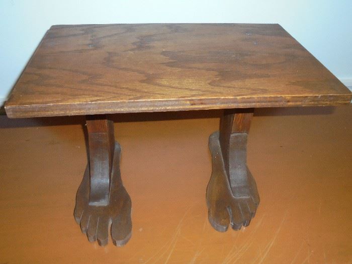 Quirky stool w/"feet"