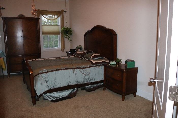Austin Gray Queen Bedroom Set