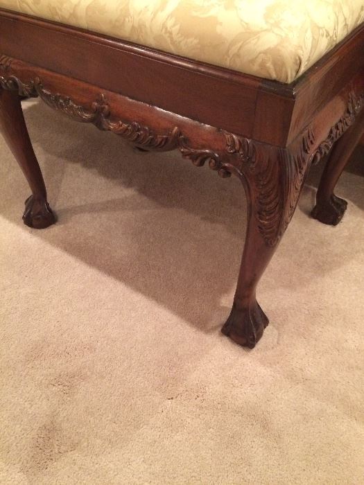 Close-up photo of the wonderful bench that is at the foot of the bed!