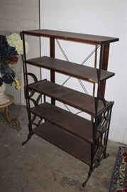 COLLAPSIBLE VICTORIAN BOOK STAND