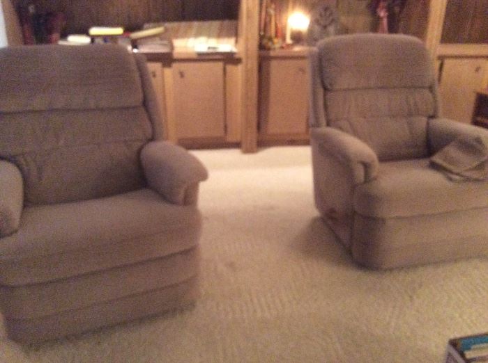 (2) recliners